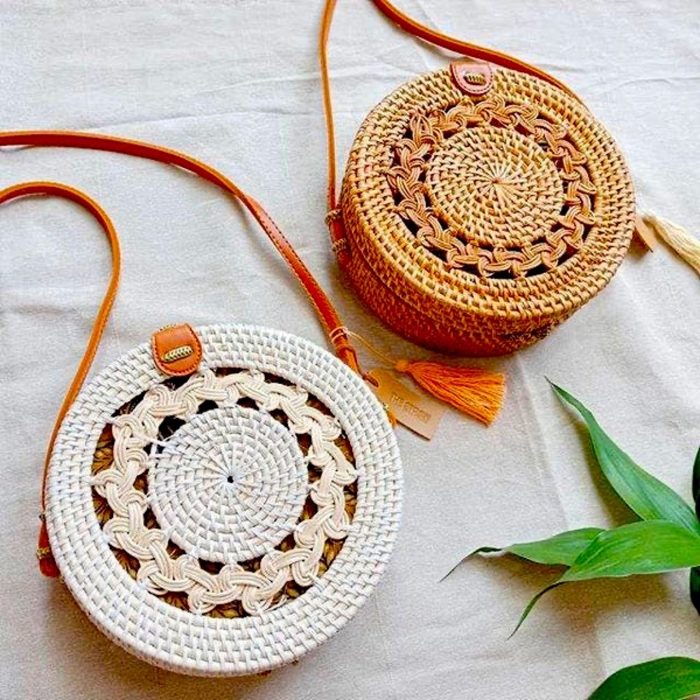 NWT Rattan Circle Bag Handwoven Palm Husk Handbag (Husk & White)